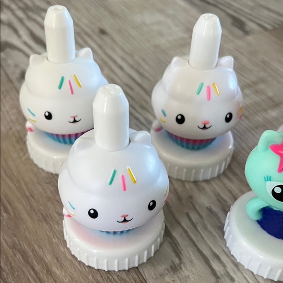 Reusable Gabby’s Dollhouse Character Good2grow Bottle Toppers Set (includes 9) - Picture 2 of 6